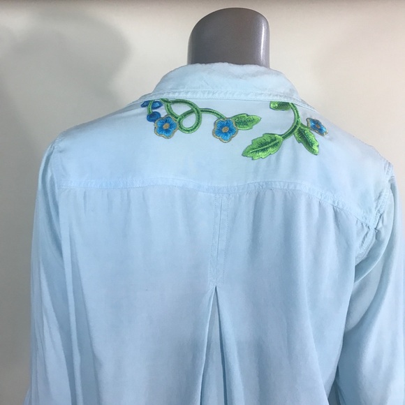 Velvet Heart Women’s Medium Blue Button Front Tunic Top Roll Tab Sleeves - Picture 8 of 16